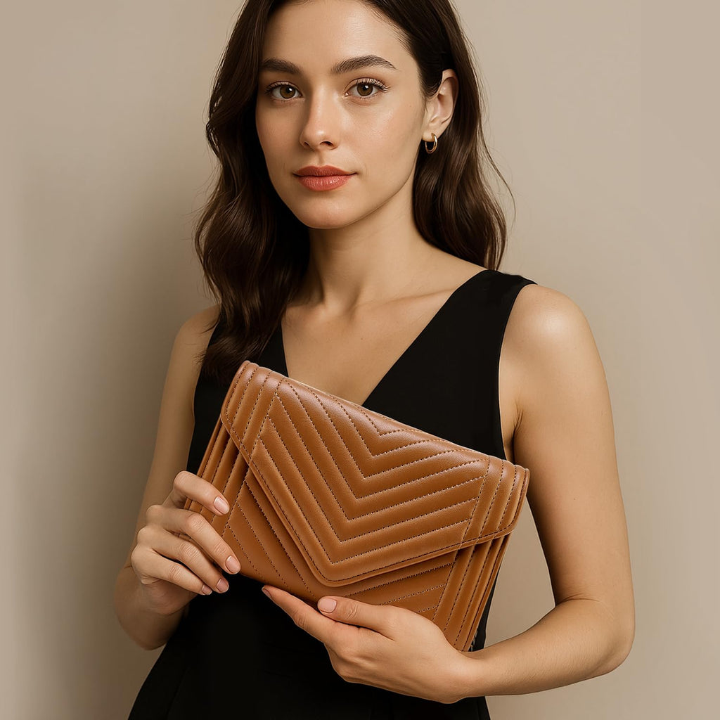 Small Leather Quilted Crossbody Bag with Chain Strap P2365
